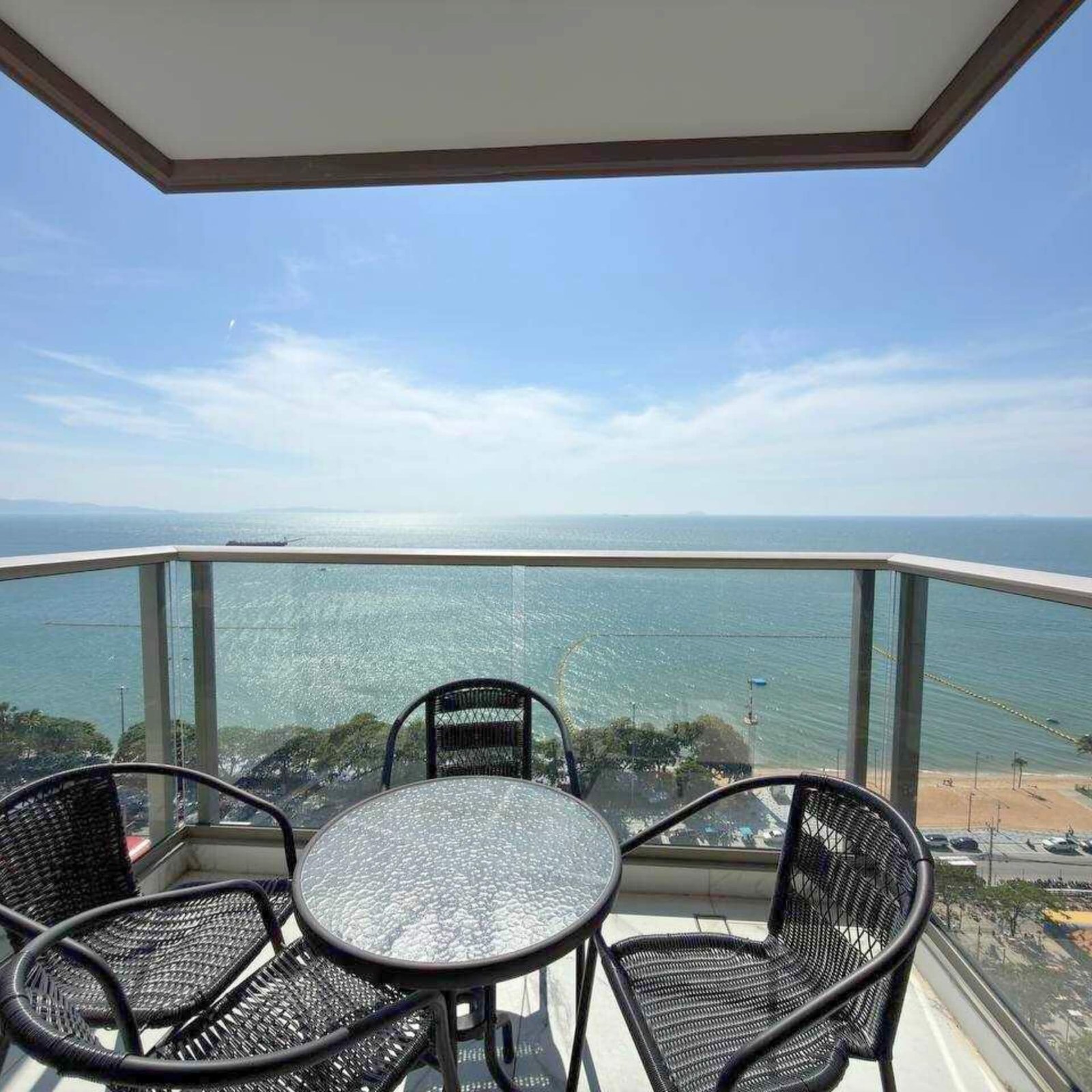 Copacabana Beach Jomtien Luxury Beachfront Living on the 19th Floor SSF2512126 - select proprety pattaya