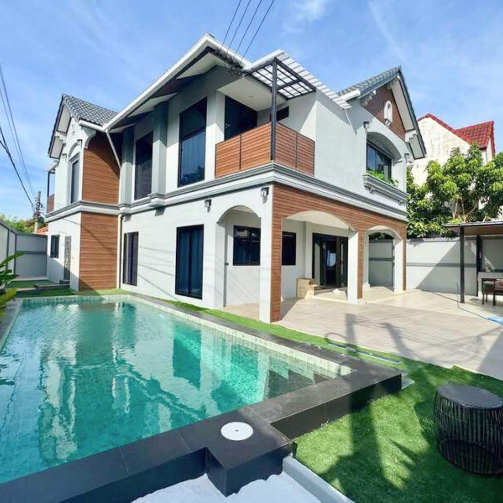 Country Club Village Spacious 5-Bedroom Executive Pool Villa in East Pattaya SSC2512131 – select property pattaya (2) Country Club Village Spacious 5-Bedroom Executive Pool Villa in East Pattaya SSC2512131 - select property pattaya