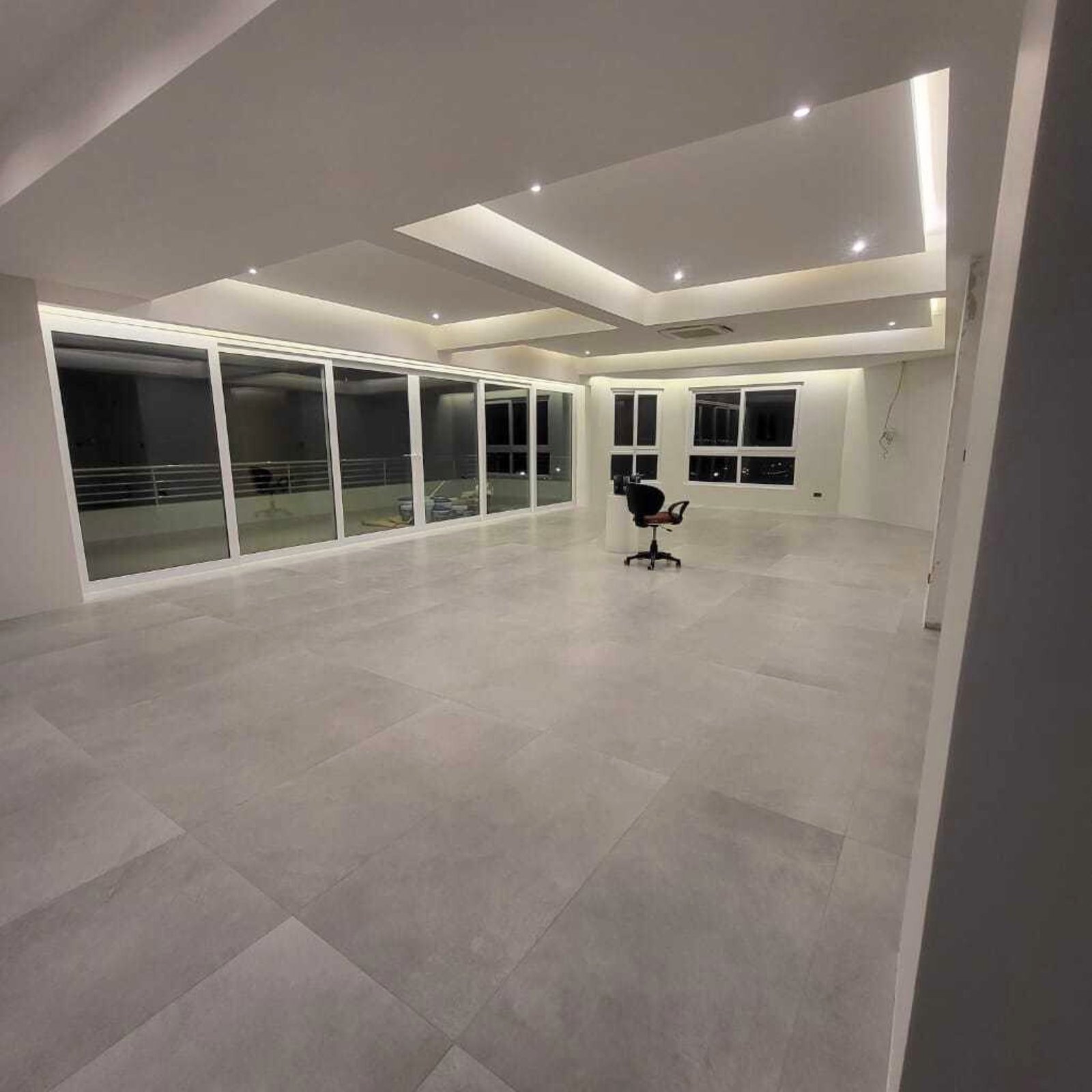 Grand View Condo Massive 202 sq.m. Newly Renovated Sea View Residence in Na Jomtien SSF2512136 - select property pattaya