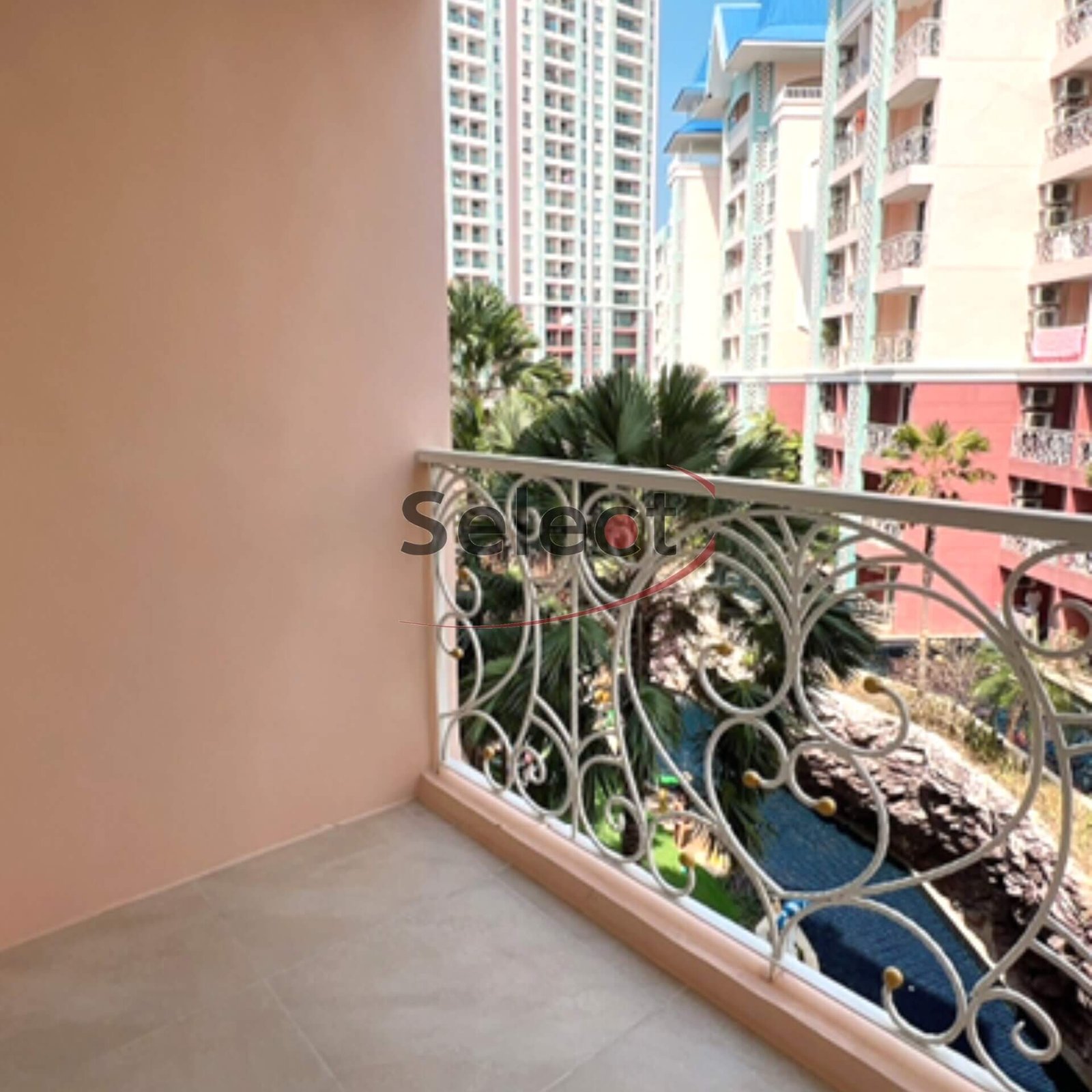 Luxury 1-Bedroom Pool View Residence at Grande Caribbean Resort Thappraya SSF2601175 - select property pattaya