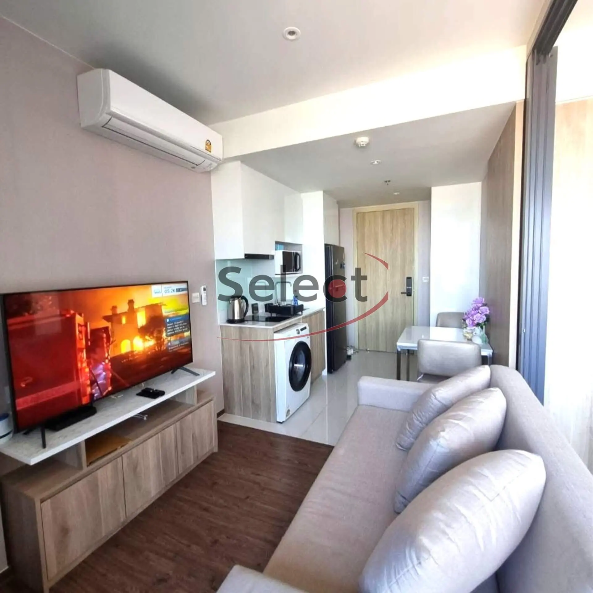 ONCE Pattaya - Modern 1-Bedroom Sea View Suite for Short-Term Rent RS260188 - select property pattaya