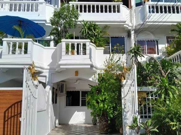 Pratamnak Soi 6 Spacious 4-Storey Private House Near Beach & Night Market SST2512128 - select property pattaya