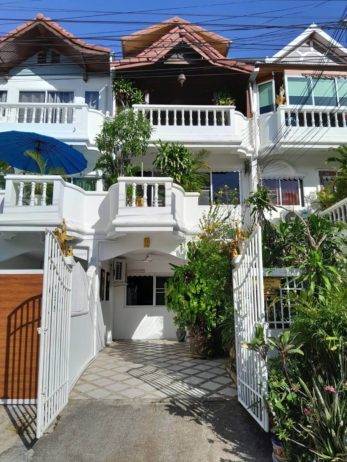 Pratamnak Soi 6 Spacious 4-Storey Private House Near Beach & Night Market SST2512128 - select property pattaya