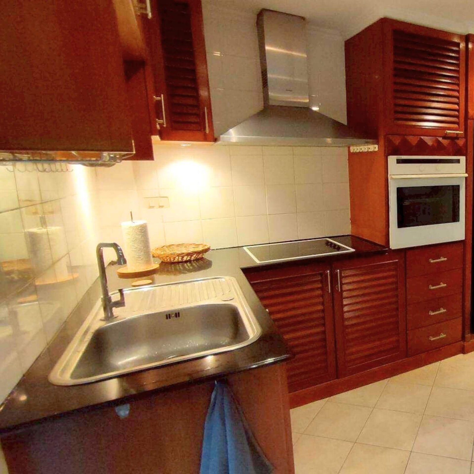 Pratamnak Soi 6 Spacious 4-Storey Private House Near Beach & Night Market SST2512128 - select property pattaya