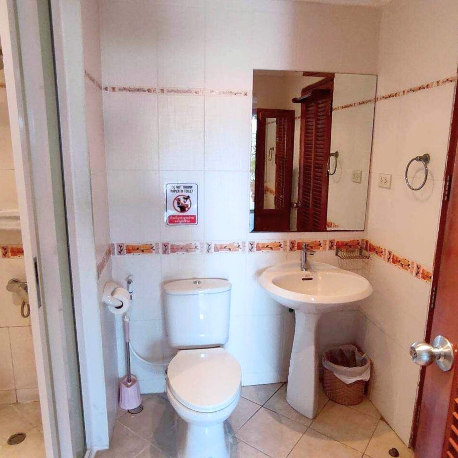 Pratamnak Soi 6 Spacious 4-Storey Private House Near Beach & Night Market SST2512128 - select property pattaya