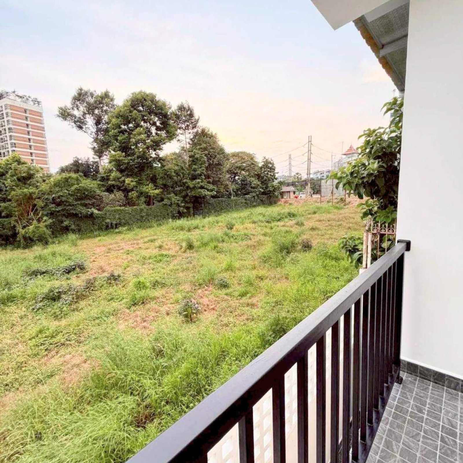 Spacious 3-Storey Townhouse in Thappraya Soi 15 Ideal Business or Residential Opportunity SST2512121 – select property pattaya (17) Spacious 3-Storey Townhouse in Thappraya Soi 15 Ideal Business or Residential Opportunity SST2512121 - select property pattaya