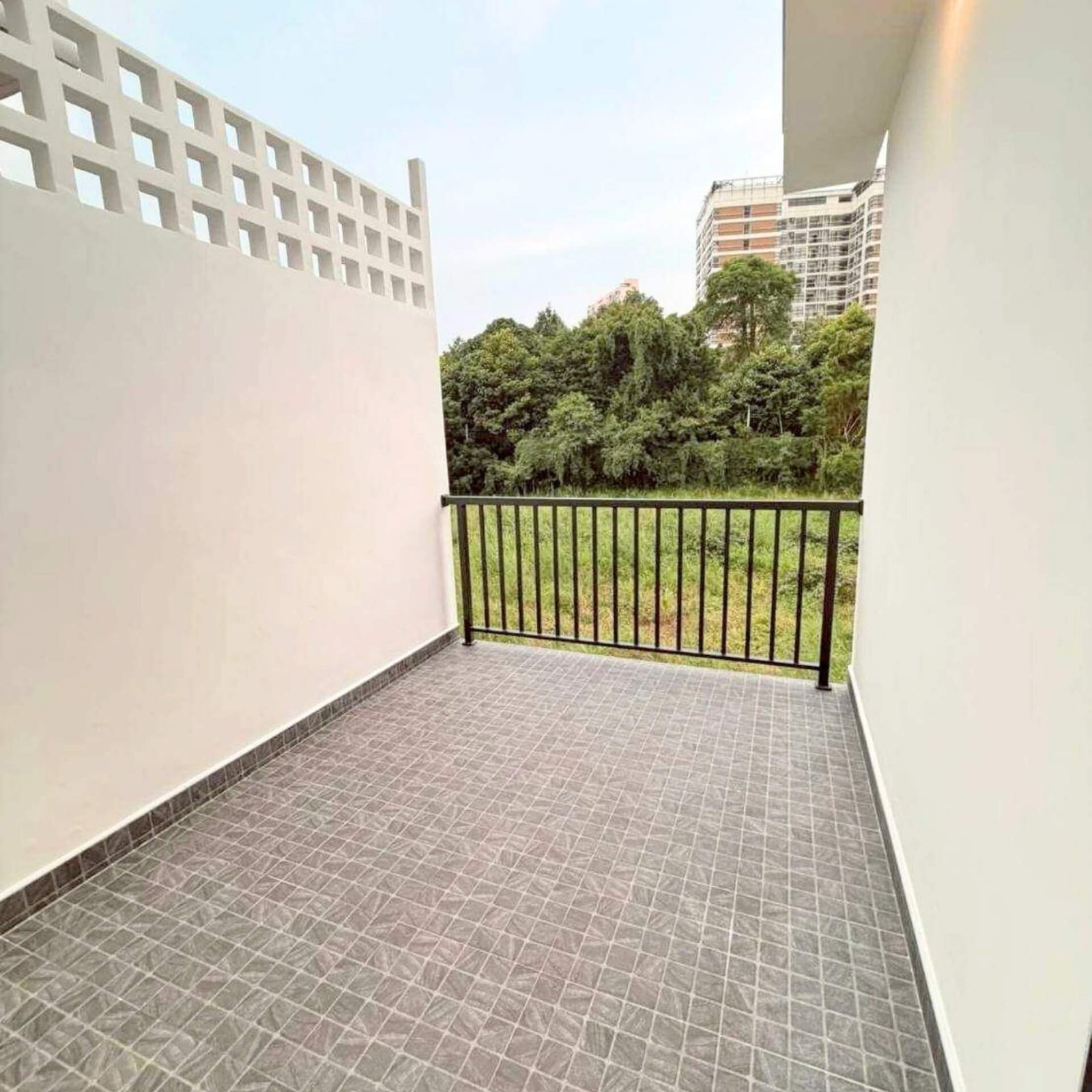 Spacious 3-Storey Townhouse in Thappraya Soi 15 Ideal Business or Residential Opportunity SST2512121 – select property pattaya (18) Spacious 3-Storey Townhouse in Thappraya Soi 15 Ideal Business or Residential Opportunity SST2512121 - select property pattaya