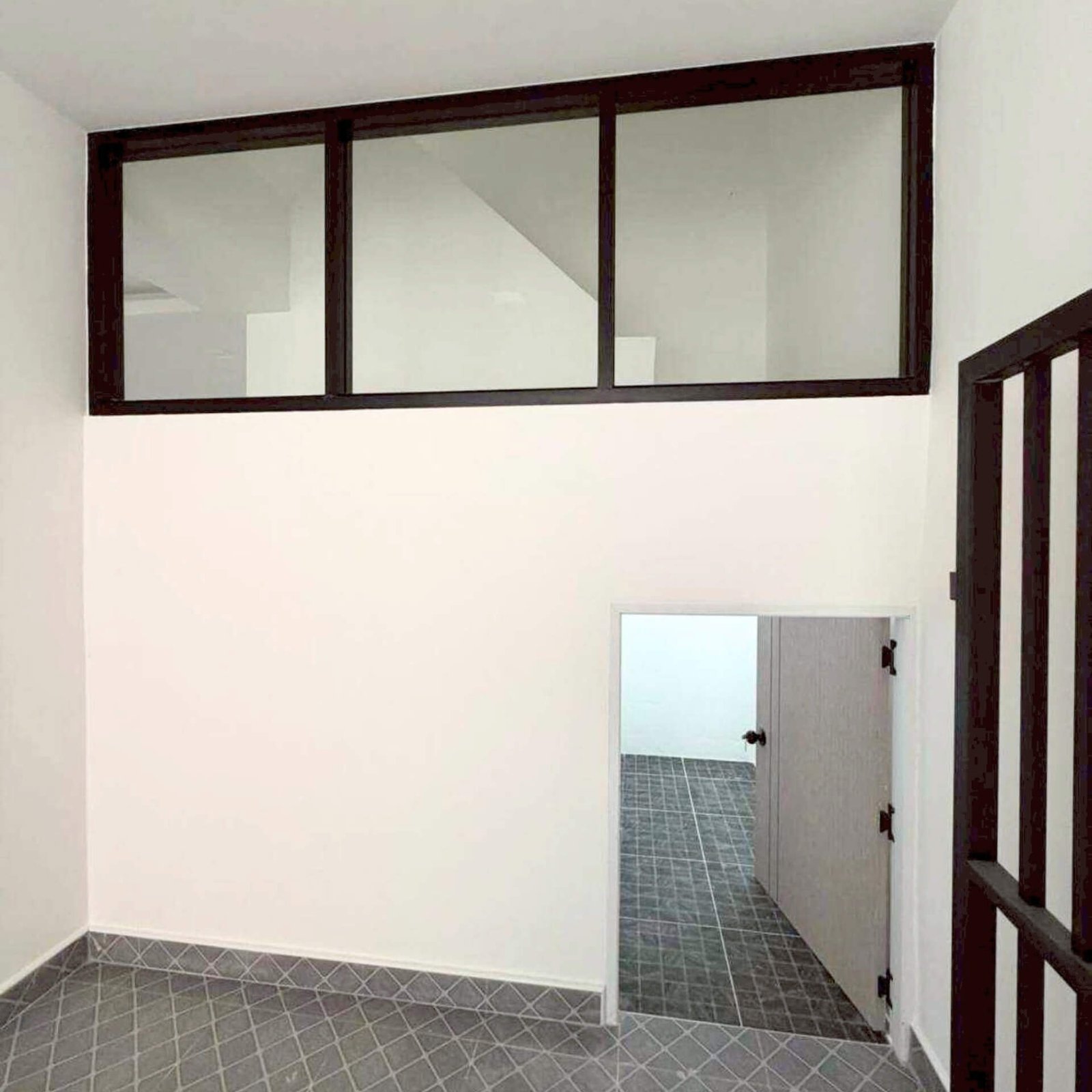 Spacious 3-Storey Townhouse in Thappraya Soi 15 Ideal Business or Residential Opportunity SST2512121 – select property pattaya (22) Spacious 3-Storey Townhouse in Thappraya Soi 15 Ideal Business or Residential Opportunity SST2512121 - select property pattaya