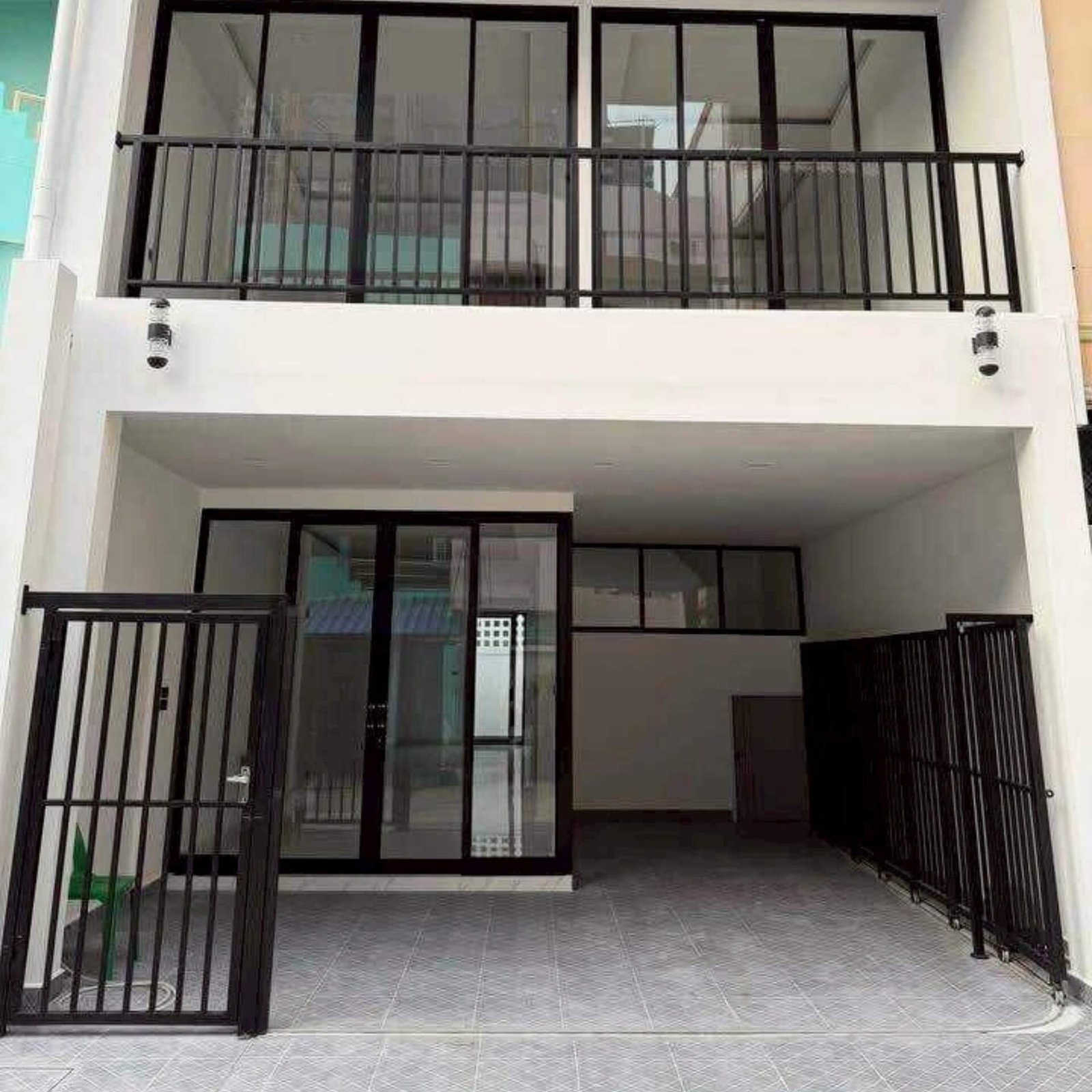 Spacious 3-Storey Townhouse in Thappraya Soi 15 Ideal Business or Residential Opportunity SST2512121 – select property pattaya (24) Spacious 3-Storey Townhouse in Thappraya Soi 15 Ideal Business or Residential Opportunity SST2512121 - select property pattaya