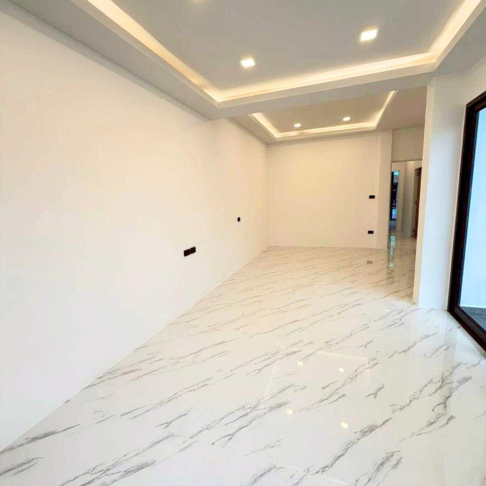 Spacious 3-Storey Townhouse in Thappraya Soi 15 Ideal Business or Residential Opportunity SST2512121 – select property pattaya (25) Spacious 3-Storey Townhouse in Thappraya Soi 15 Ideal Business or Residential Opportunity SST2512121 - select property pattaya