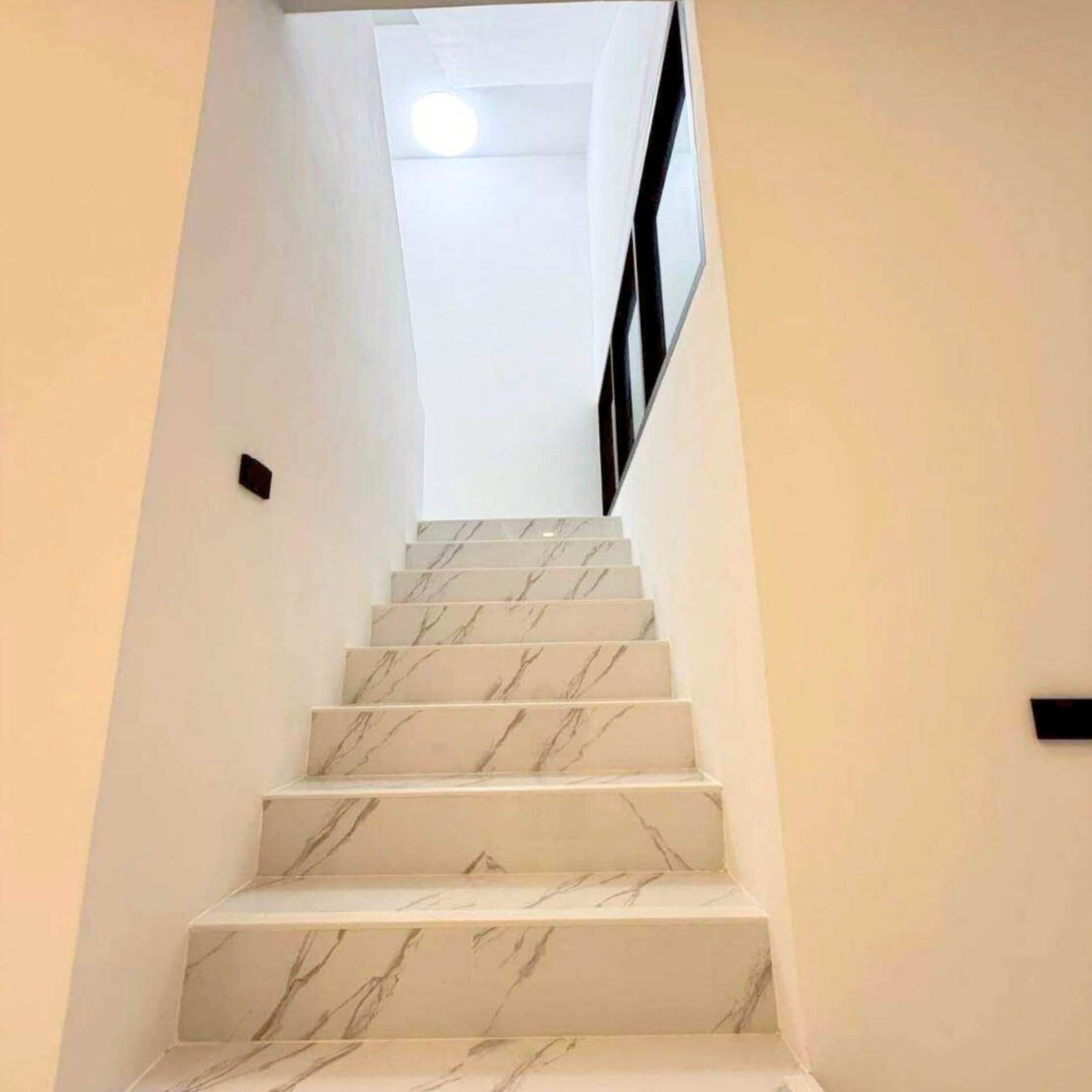 Spacious 3-Storey Townhouse in Thappraya Soi 15 Ideal Business or Residential Opportunity SST2512121 – select property pattaya (4) Spacious 3-Storey Townhouse in Thappraya Soi 15 Ideal Business or Residential Opportunity SST2512121 - select property pattaya