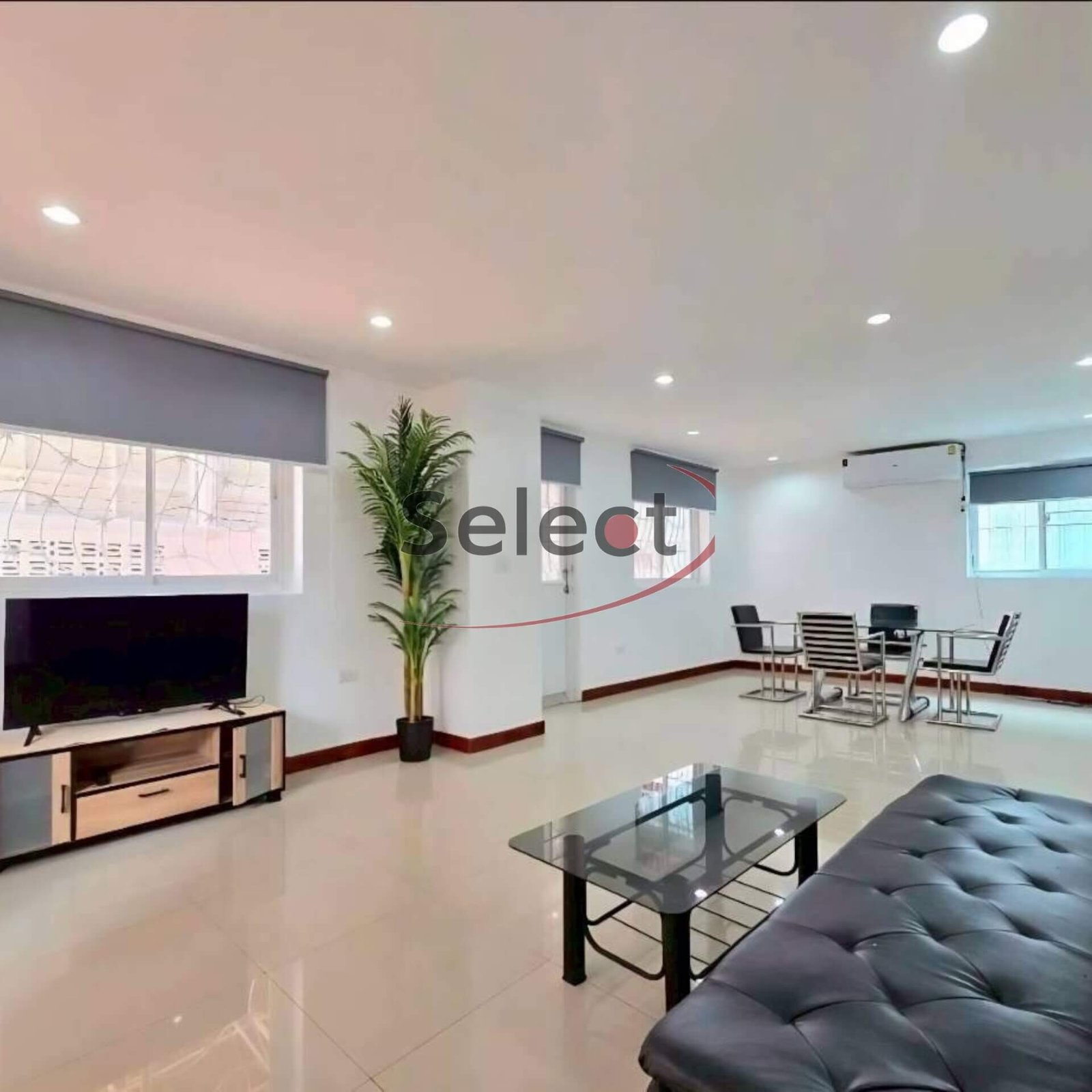 Spacious 4-Bedroom Pet-Friendly House in Central Pattaya RS260292 - select property pattaya