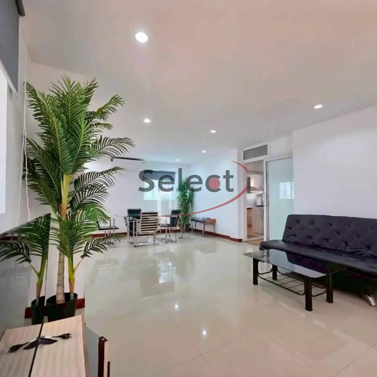Spacious 4-Bedroom Pet-Friendly House in Central Pattaya RS260292 - select property pattaya
