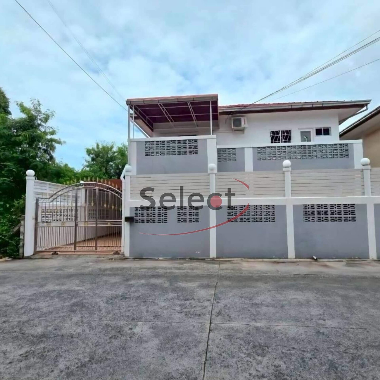 Spacious 4-Bedroom Pet-Friendly House in Central Pattaya RS260292 - select property pattaya