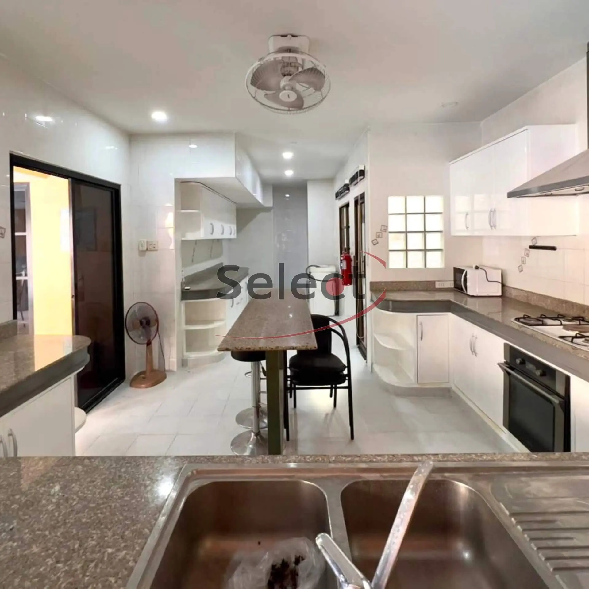 The Bongkot Business Hub – 12-Bedroom Commercial Guesthouse & Pool Villa SSC2512139 - select property pattaya