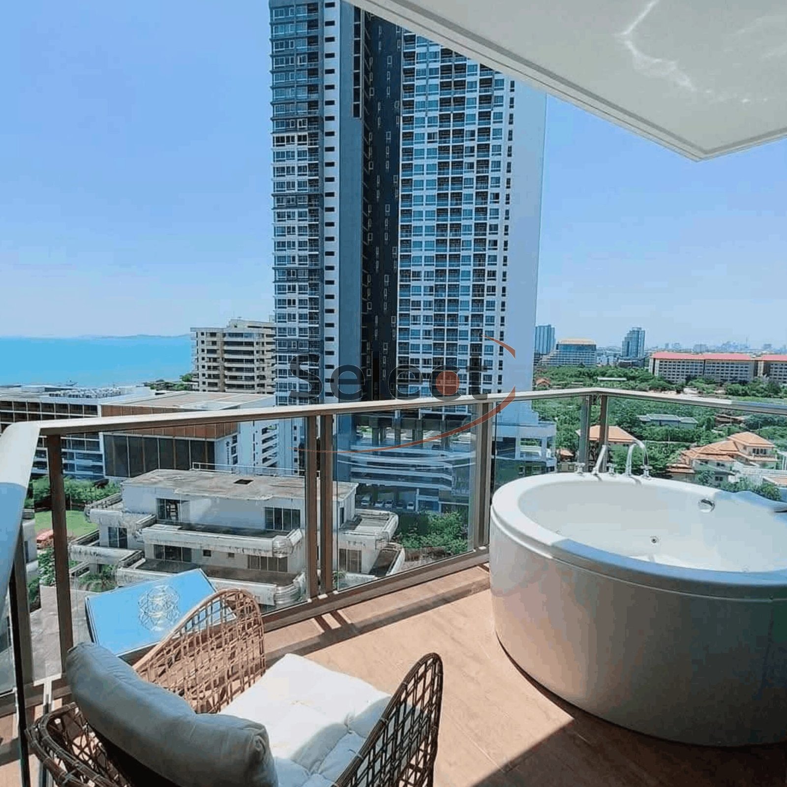 The Riviera Monaco Ultra-Luxury 1-Bedroom Corner Unit with Private Balcony Jacuzzi RS251274 - select property pattaya