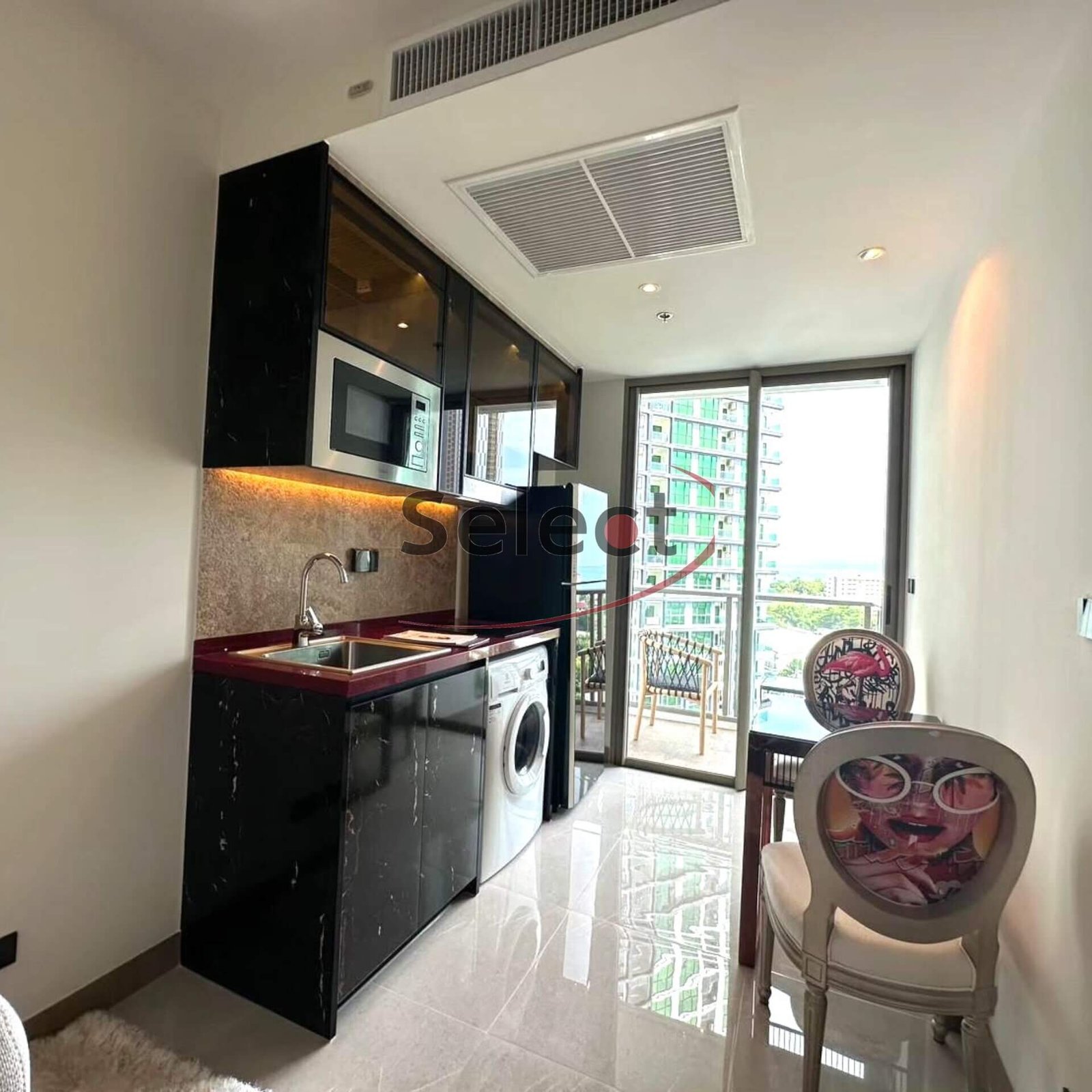 The Riviera Ocean Drive - High-Floor Sea View 1-Bedroom Luxury Suite RS260298 - select property pattaya