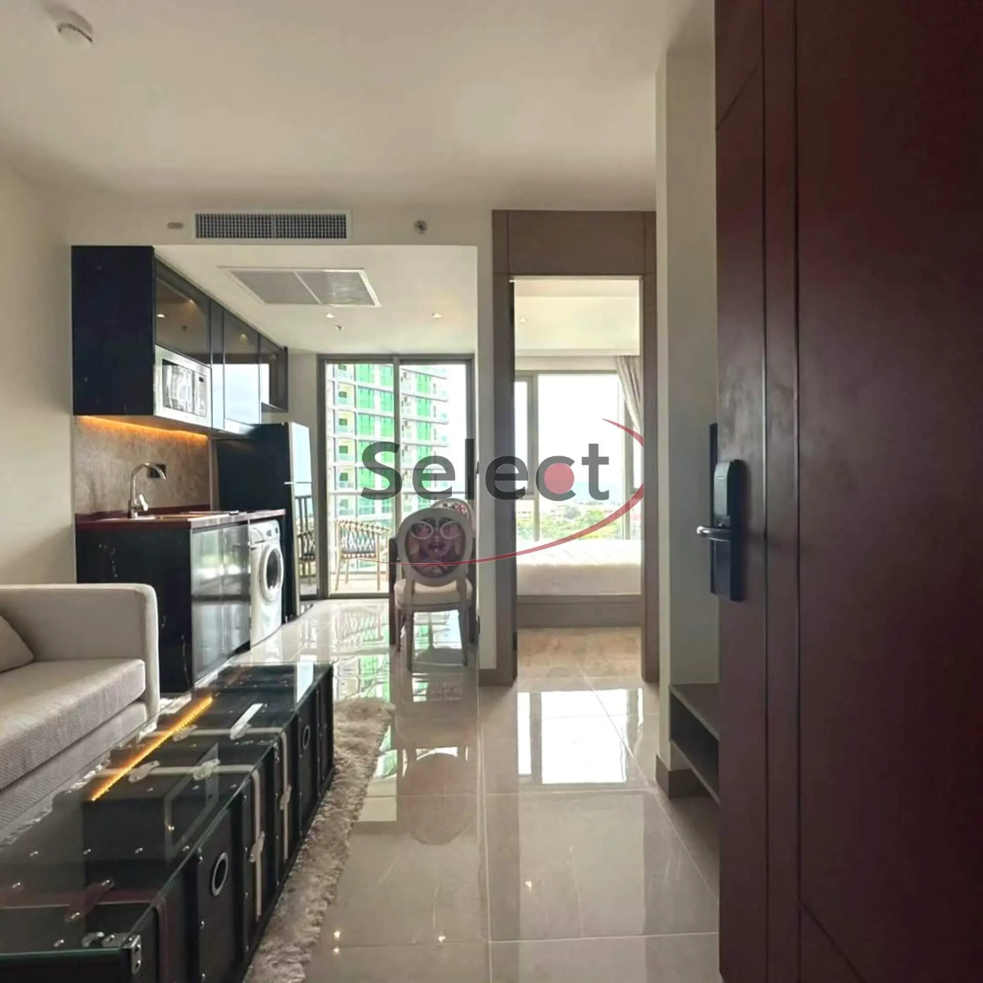 The Riviera Ocean Drive - High-Floor Sea View 1-Bedroom Luxury Suite RS260298 - select property pattaya