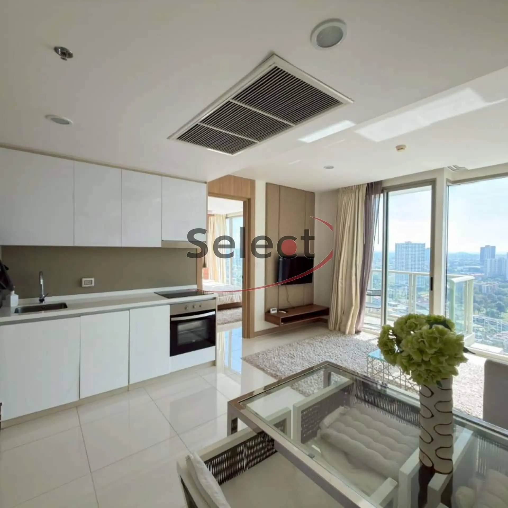 The Riviera Wongamat - High-Floor Luxury Living with Breathtaking Sea Views RS260181 - select property pattaya