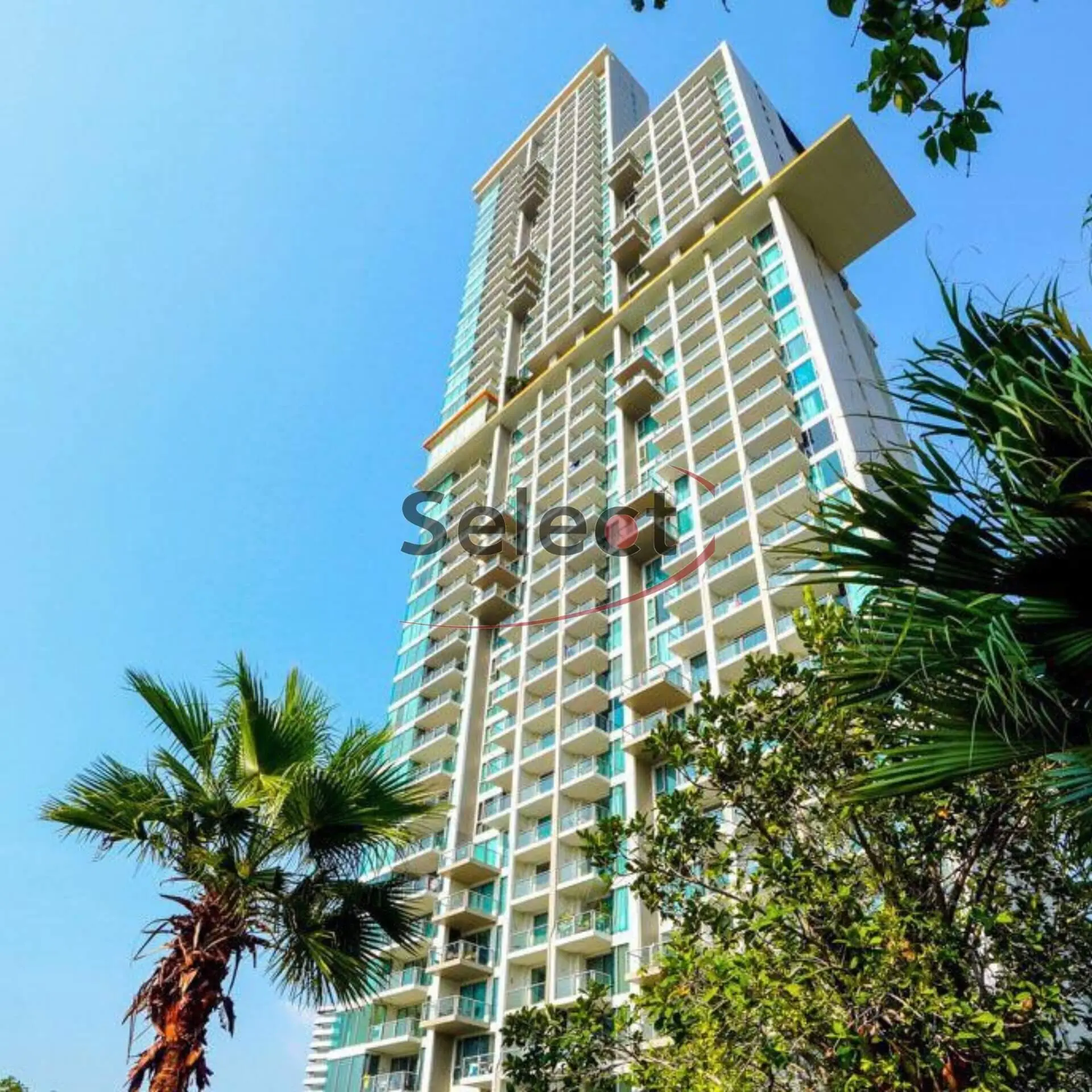 The Riviera Wongamat - High-Floor Luxury Living with Breathtaking Sea Views RS260181 - select property pattaya