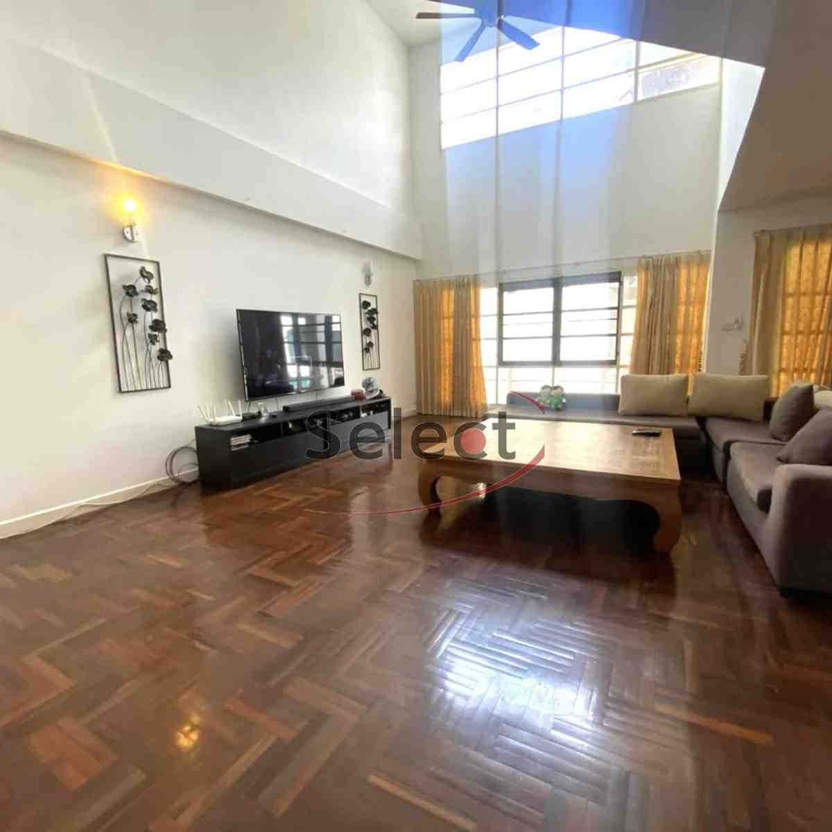 Spacious 3-Storey Townhouse on Pratamnak Hill Prime Investment Opportunity -SSC2602192