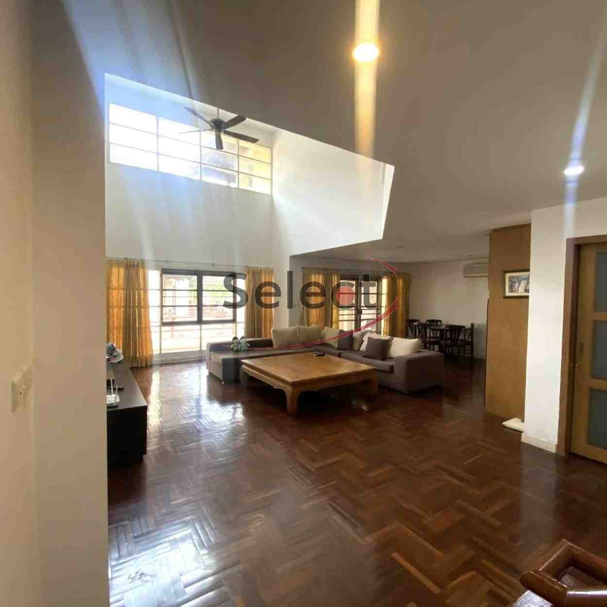 Spacious 3-Storey Townhouse on Pratamnak Hill Prime Investment Opportunity -SSC2602192