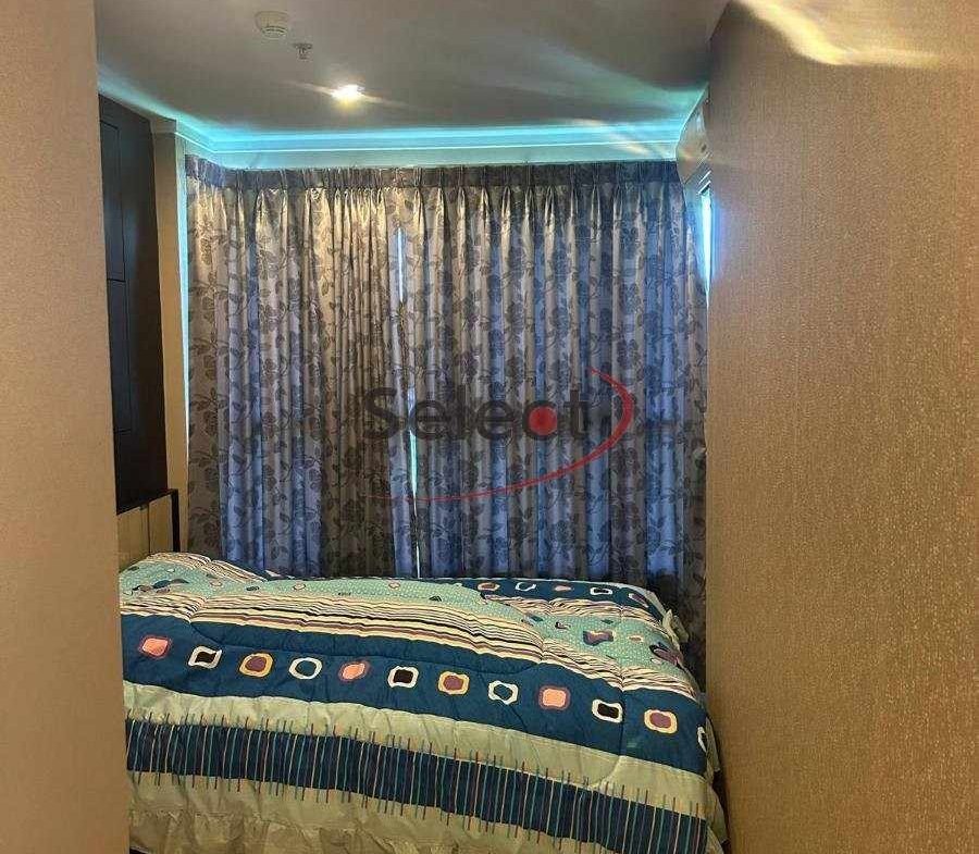 900