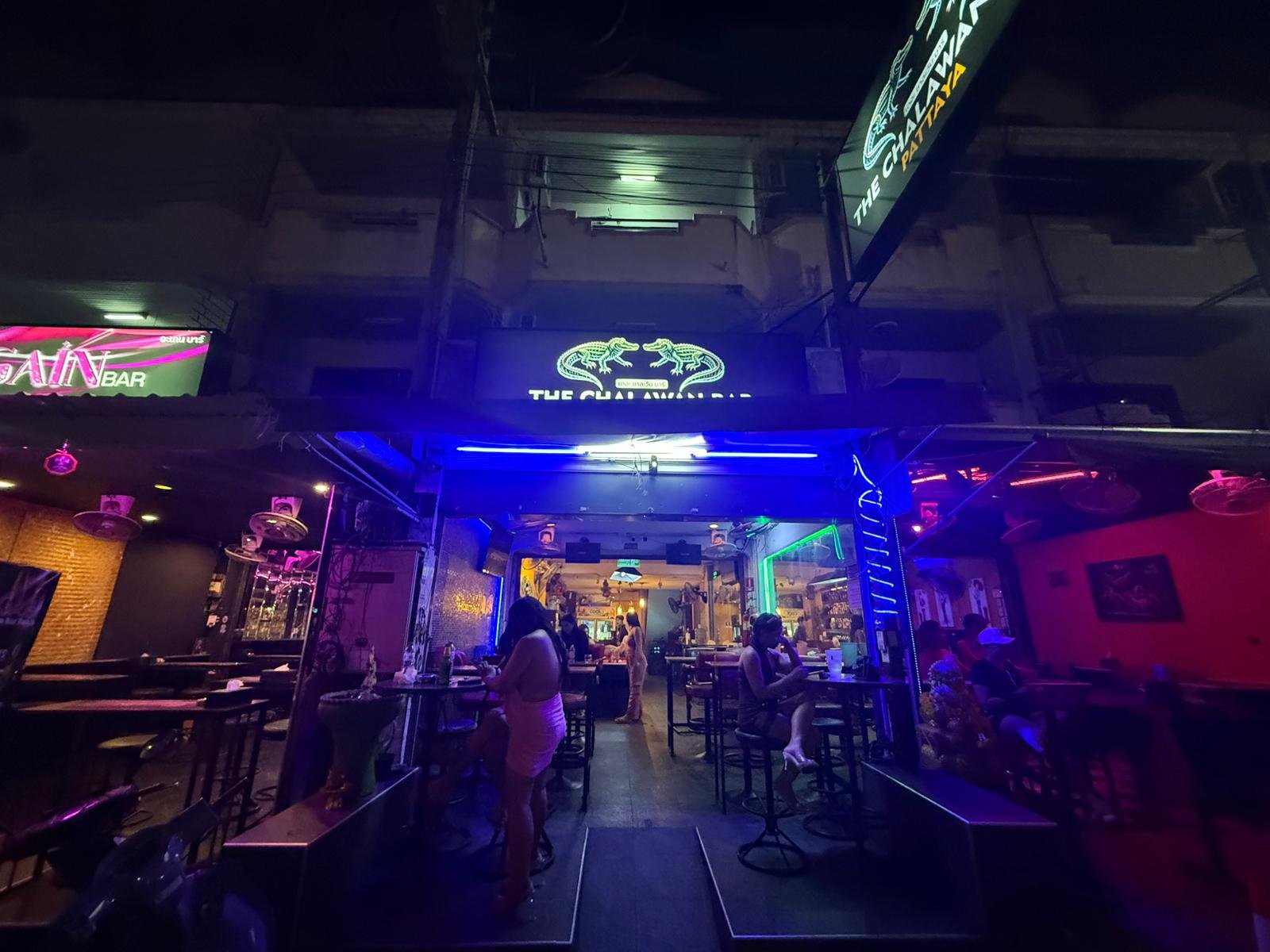 BFS260701 Turnkey Bar Business for Sale – Prime Location in Soi Lengkee, Pattaya