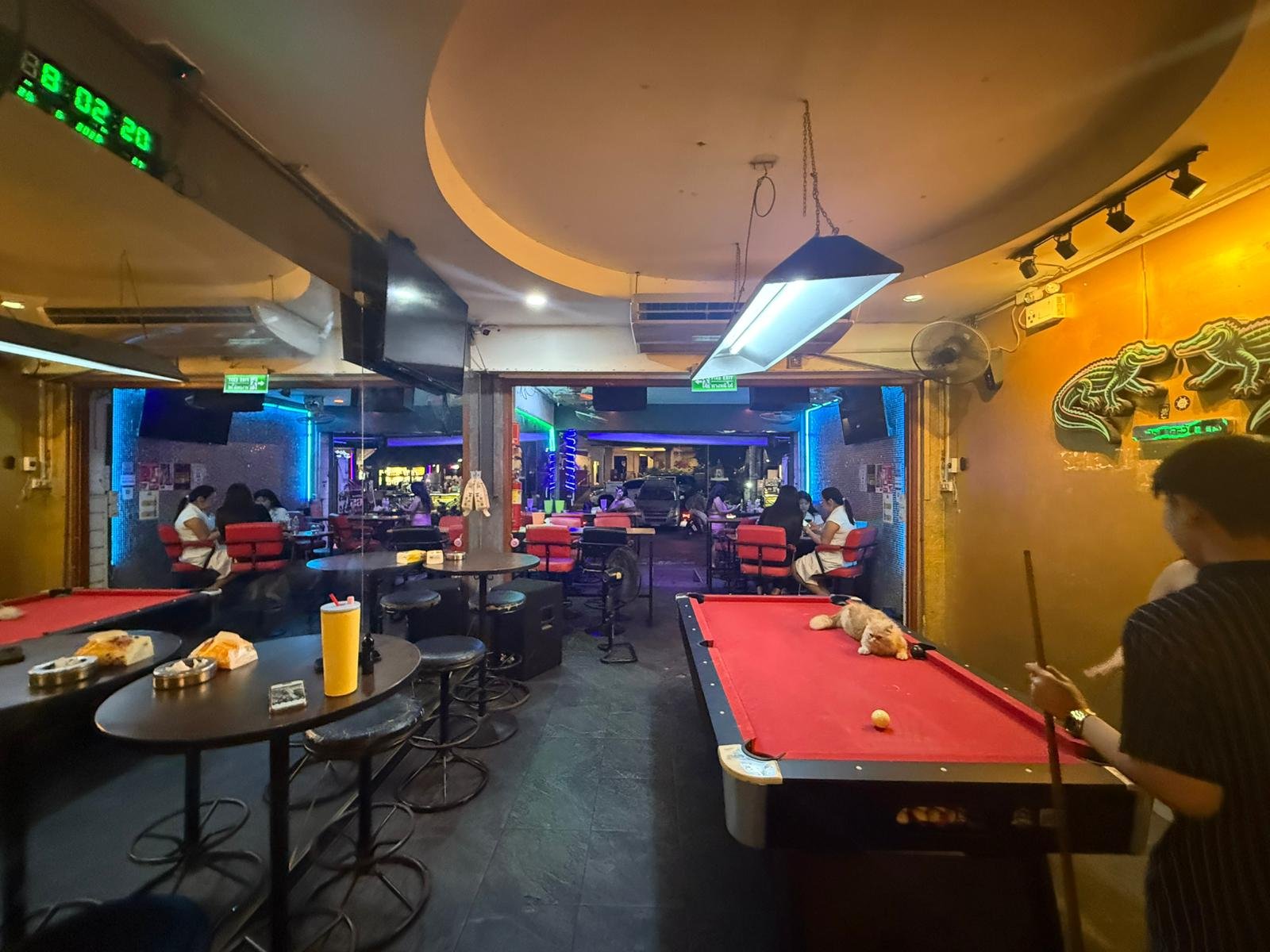 BFS260701 Turnkey Bar Business for Sale – Prime Location in Soi Lengkee, Pattaya
