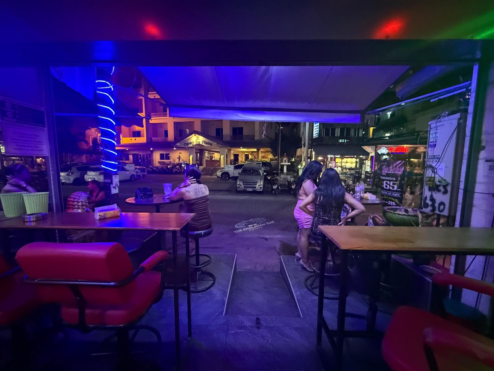 BFS260701 Turnkey Bar Business for Sale – Prime Location in Soi Lengkee, Pattaya