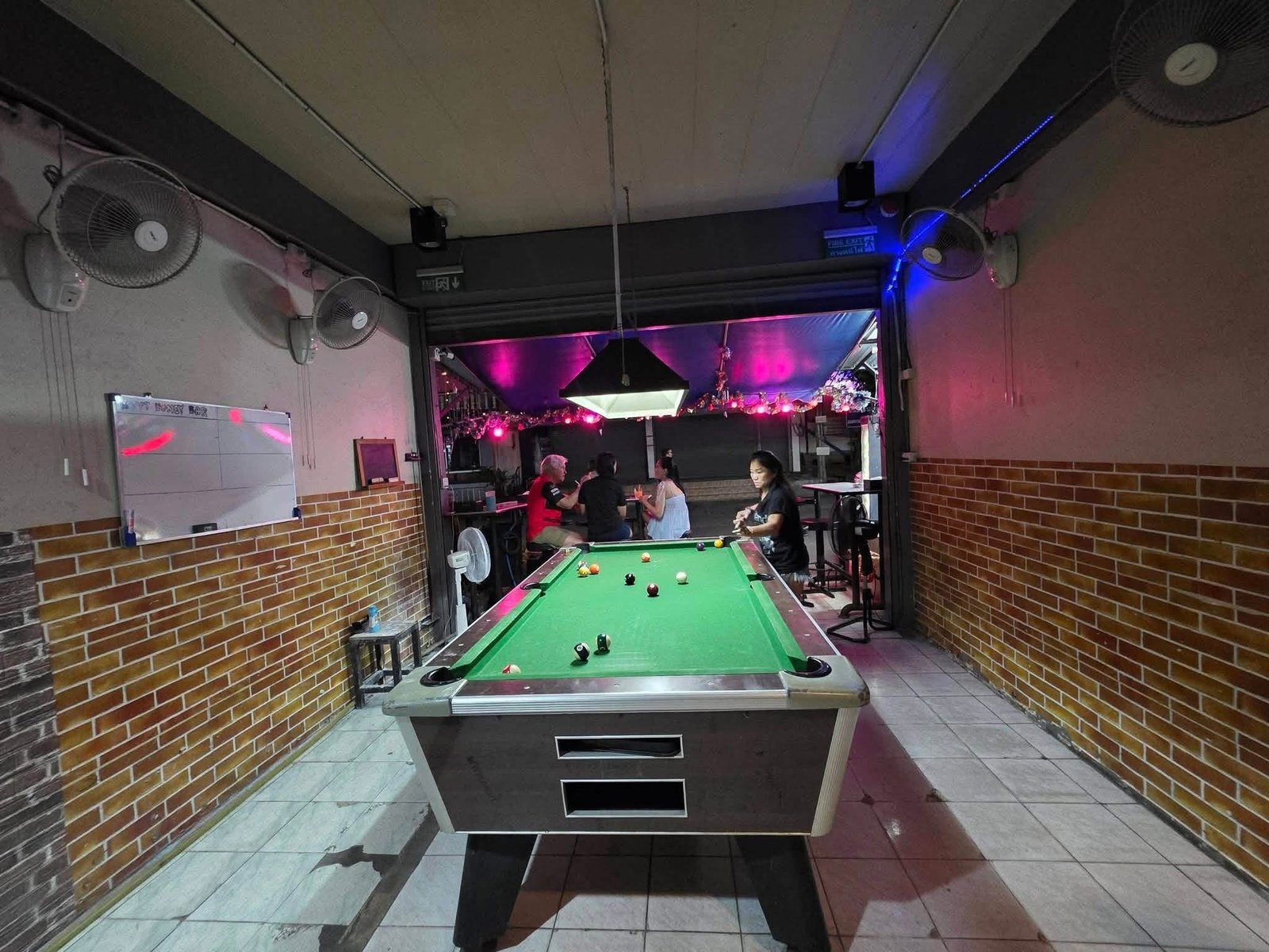 BFS260702 Bar Business for Sale Lease Transfer – Prime Location Near Tree Town Night Market, Pattaya