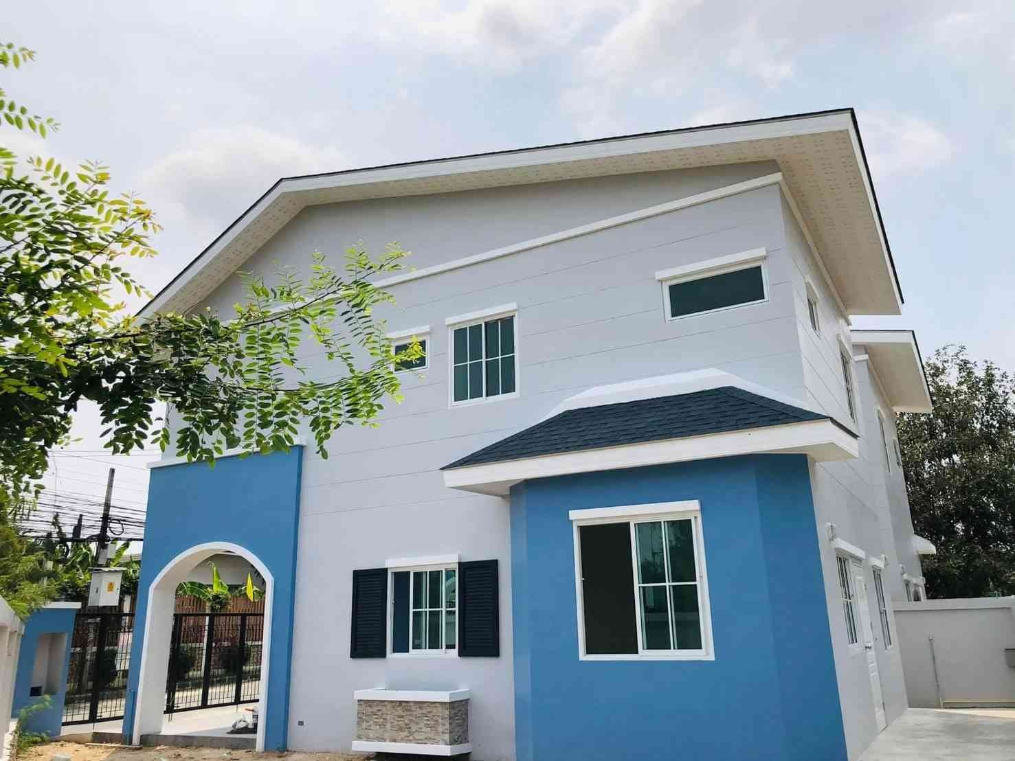 Exclusive 4-Bedroom Two-Storey Corner House in Soi Boon Samphan Pattaya (1) Exclusive 4-Bedroom Two-Storey Corner House in Soi Boon Samphan Pattaya -Nong Prue
