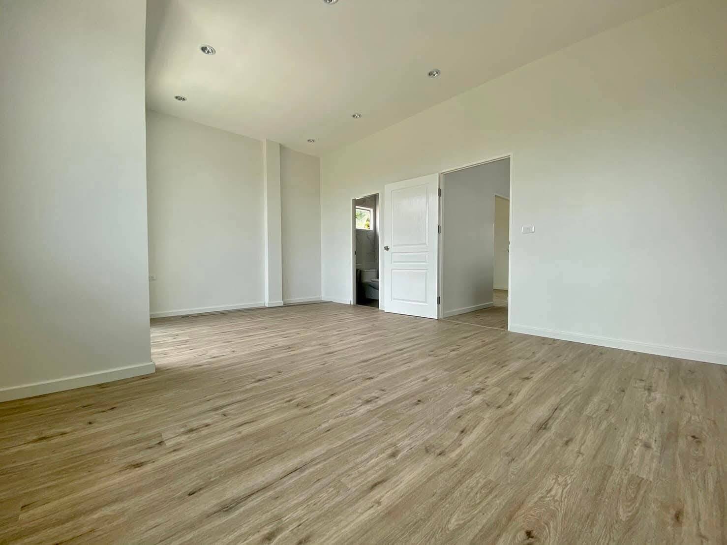 Exclusive 4-Bedroom Two-Storey Corner House in Soi Boon Samphan Pattaya (12) Exclusive 4-Bedroom Two-Storey Corner House in Soi Boon Samphan Pattaya -Nong Prue