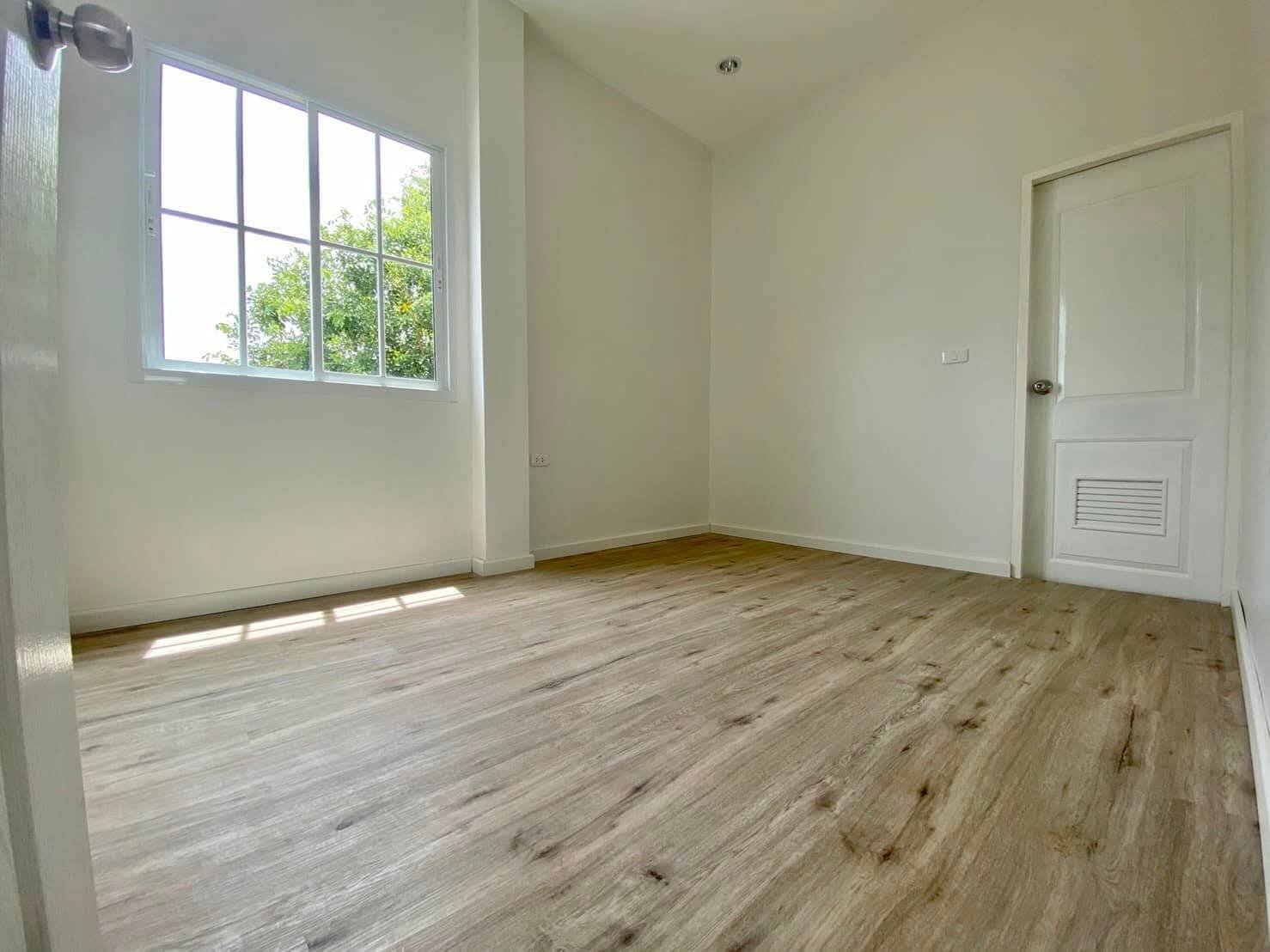 Exclusive 4-Bedroom Two-Storey Corner House in Soi Boon Samphan Pattaya (13) Exclusive 4-Bedroom Two-Storey Corner House in Soi Boon Samphan Pattaya -Nong Prue