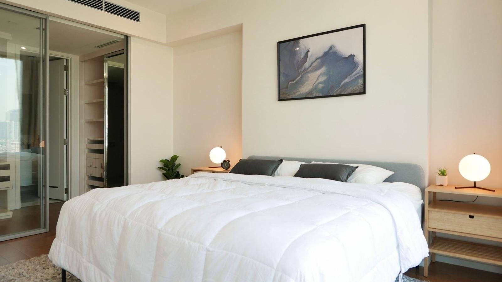 RC260715 The Bangkok Sathorn – Luxury 1-Bedroom Condo For Rent Near BTS Surasak - 12A th Floor