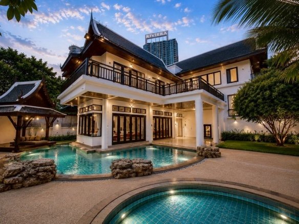 RC260716 Exclusive Thai-Modern Luxury Pool Villa Near Na Jomtien Beach