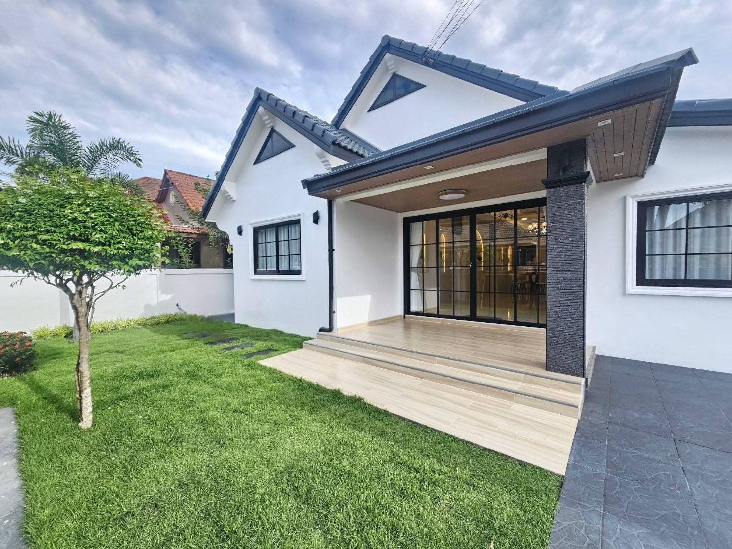 RS260703 Permsub Garden Home Newly Renovated Single House - Soi Siam Pattaya