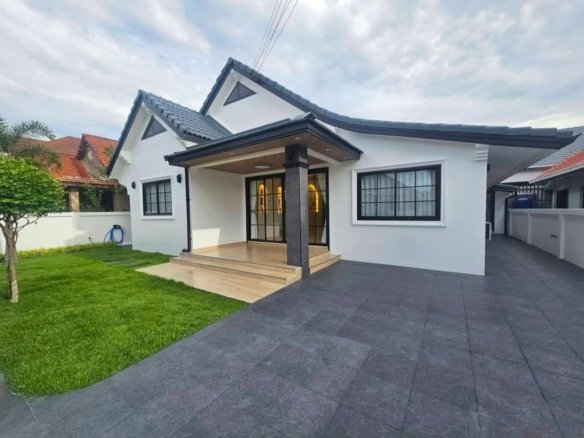RS260703 Permsub Garden Home Newly Renovated Single House - Soi Siam Pattaya