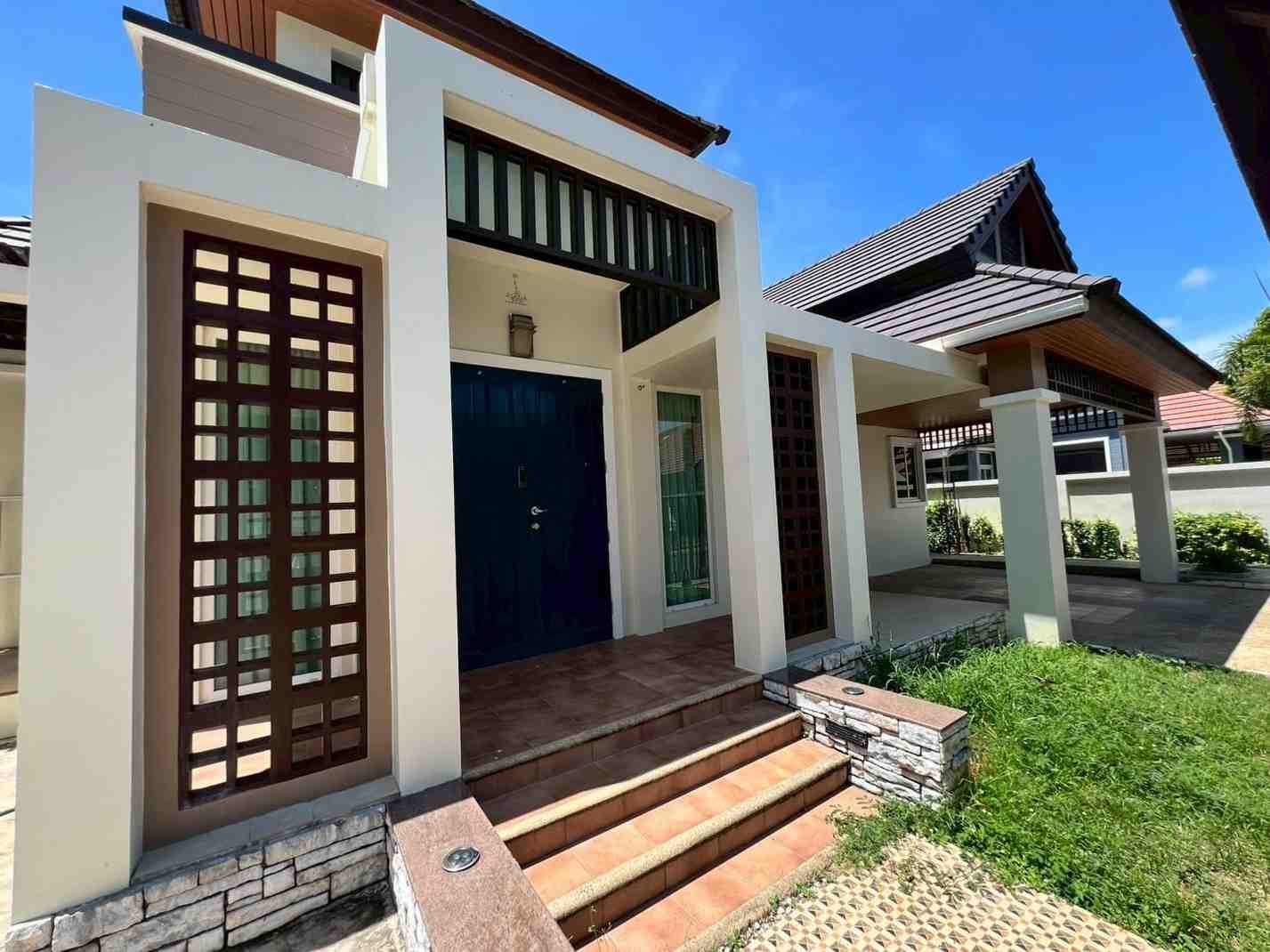 RS260706 Renovated 3-Bedroom House at Sirisa 16 Village Soi Siam Country Club