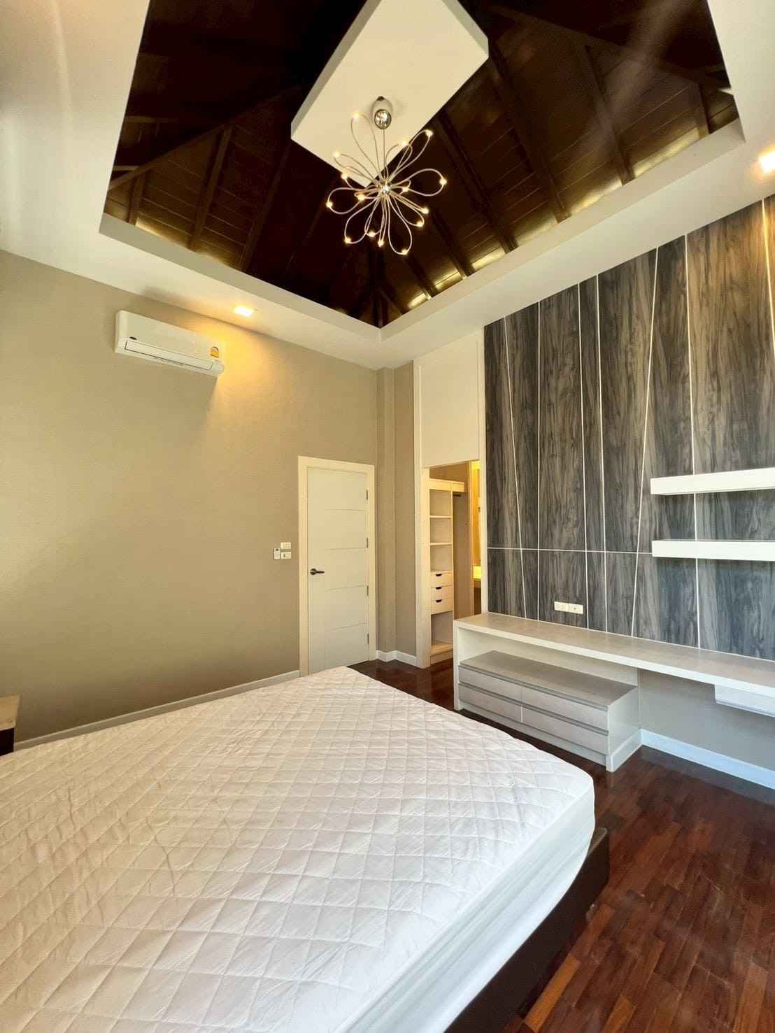 RS260706 Renovated 3-Bedroom House at Sirisa 16 Village Soi Siam Country Club