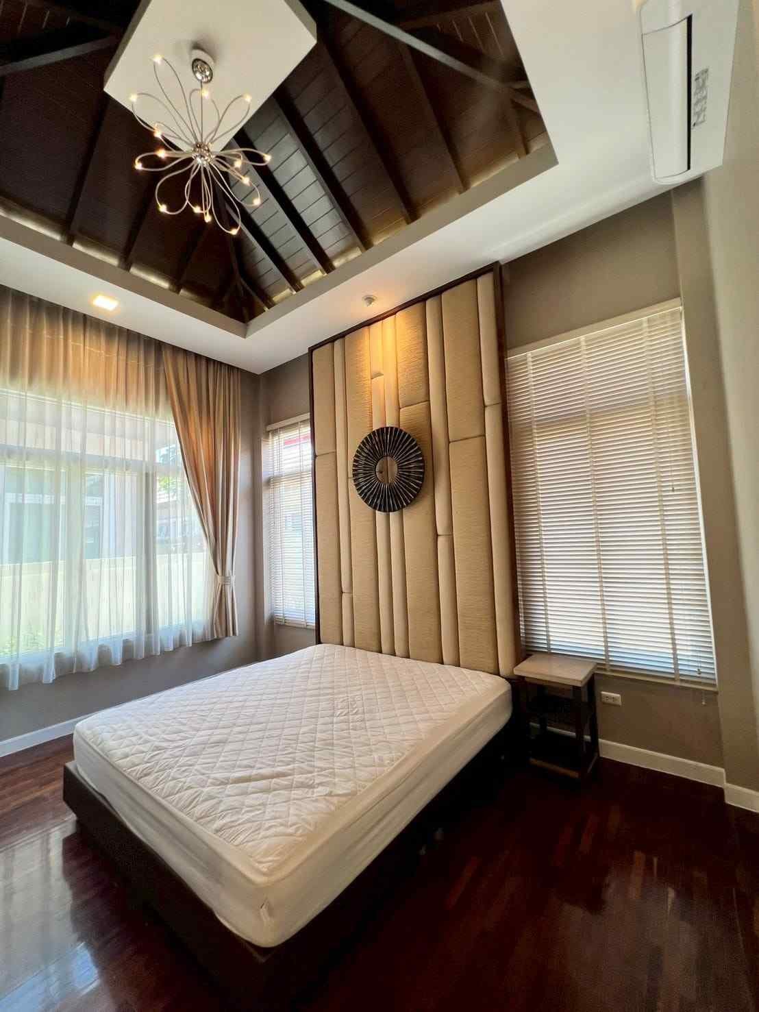 RS260706 Renovated 3-Bedroom House at Sirisa 16 Village Soi Siam Country Club