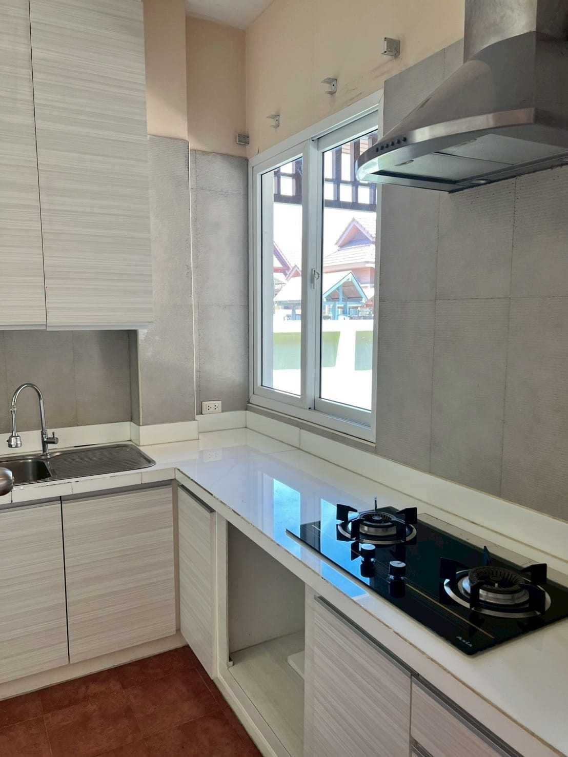 RS260706 Renovated 3-Bedroom House at Sirisa 16 Village Soi Siam Country Club