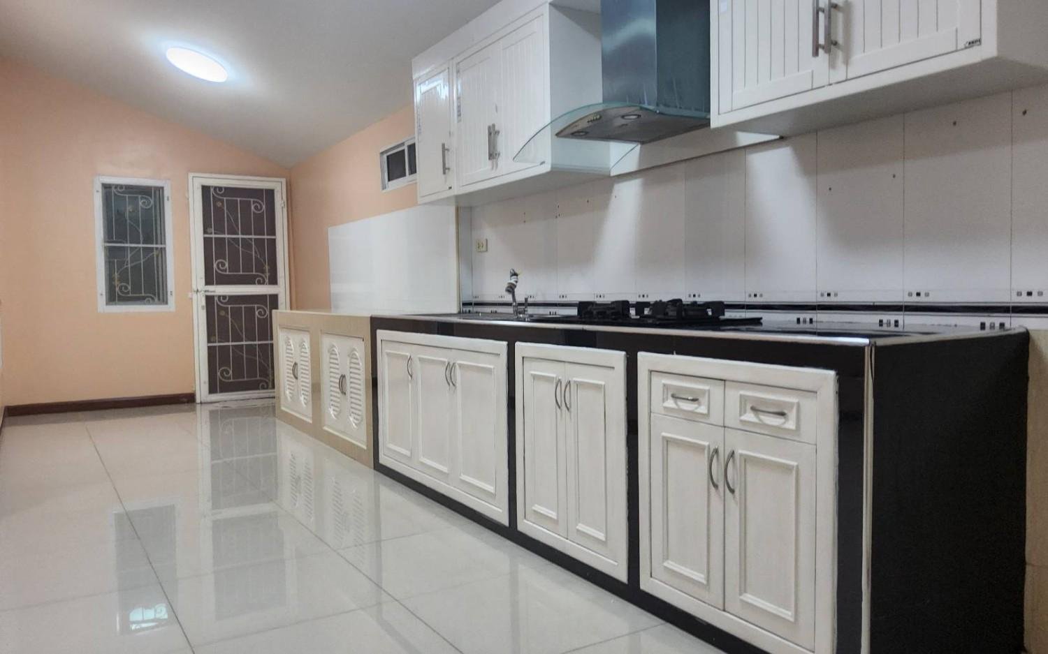 RS260707 Spacious 3-Bedroom Renovated House for Rent at Chokchai Village 10 Pattaya (10) RS260707 Spacious 3-Bedroom Renovated House for Rent at Chokchai Village 10 Pattaya