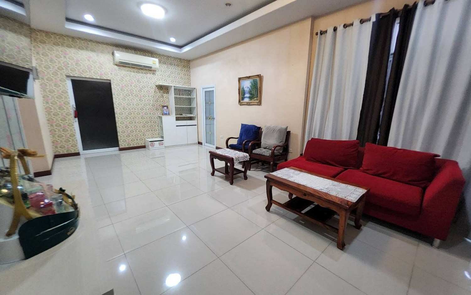 RS260707 Spacious 3-Bedroom Renovated House for Rent at Chokchai Village 10 Pattaya (14) RS260707 Spacious 3-Bedroom Renovated House for Rent at Chokchai Village 10 Pattaya