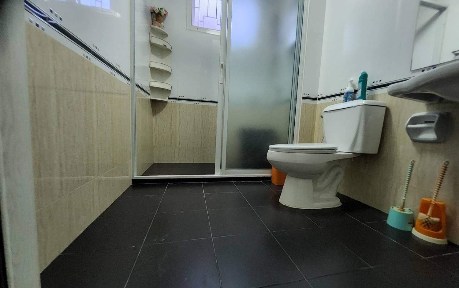 RS260707 Spacious 3-Bedroom Renovated House for Rent at Chokchai Village 10 Pattaya (24)