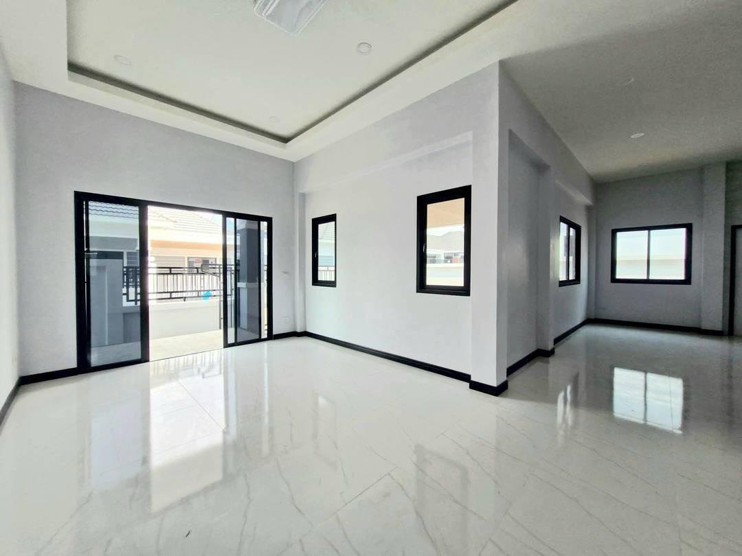 SCF260709 Newly Built Single House corner Huay Yai - Soi Thung Klom Tan Man 25