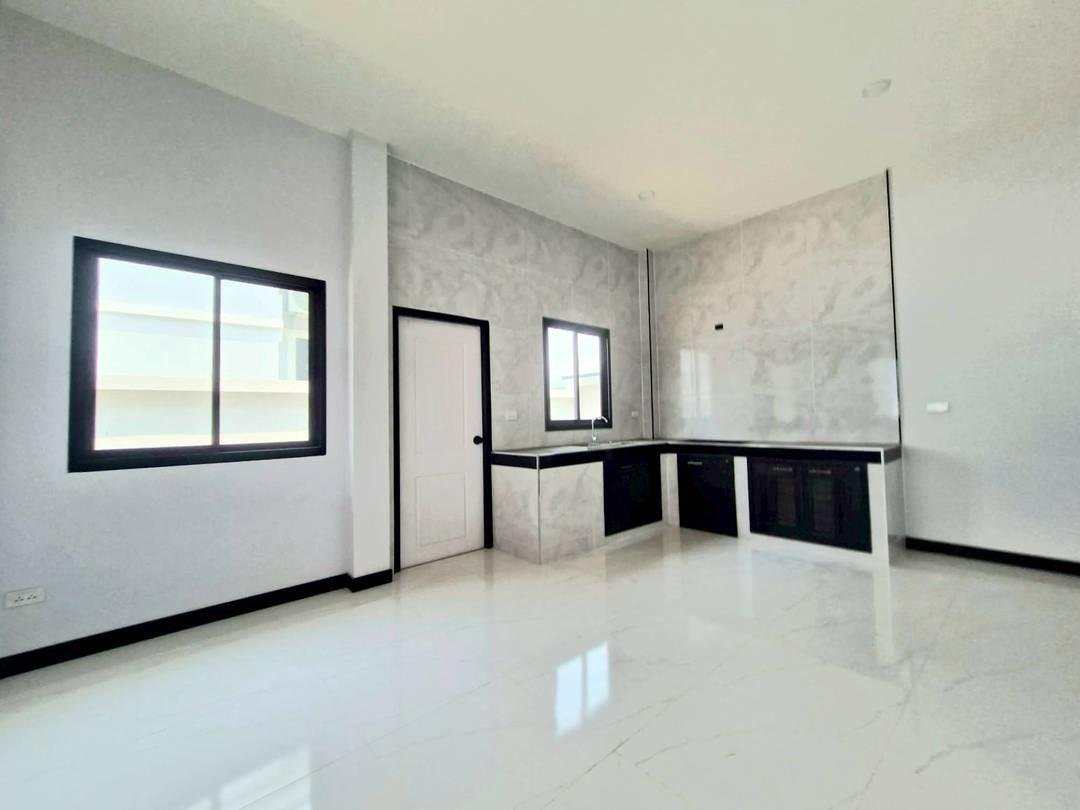 SCF260709 Newly Built Single House corner Huay Yai - Soi Thung Klom Tan Man 25