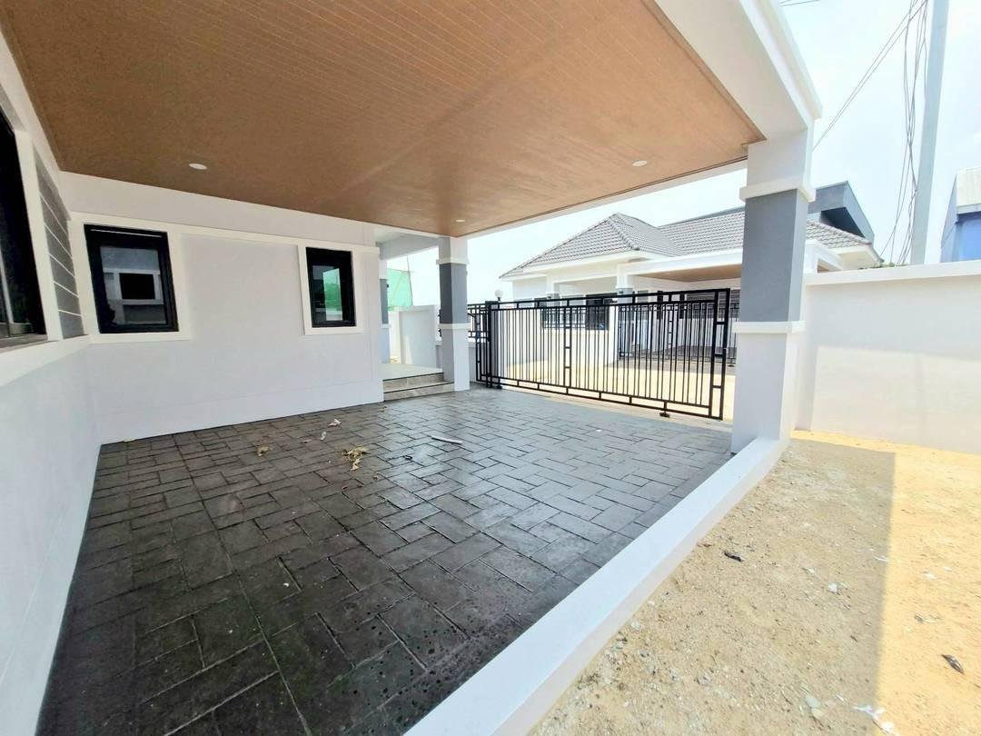 SCF260709 Newly Built Single House corner Huay Yai - Soi Thung Klom Tan Man 25