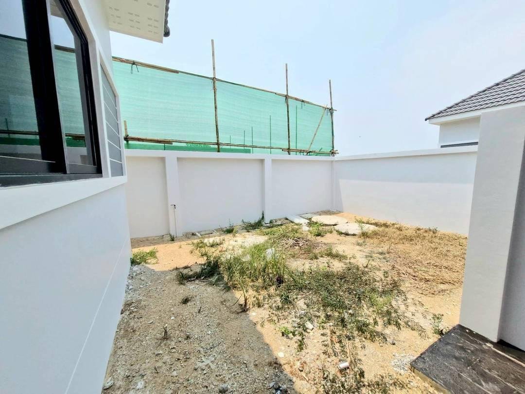 SCF260709 Newly Built Single House corner Huay Yai - Soi Thung Klom Tan Man 25