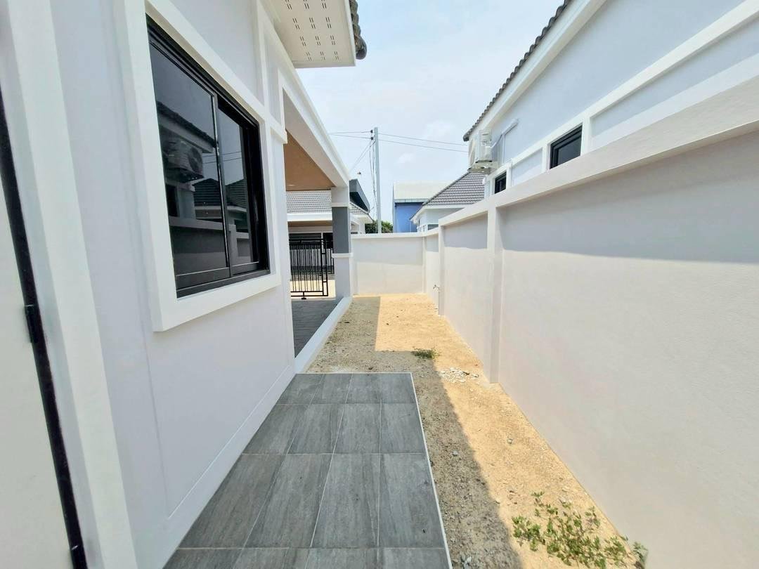 SCF260709 Newly Built Single House corner Huay Yai - Soi Thung Klom Tan Man 25